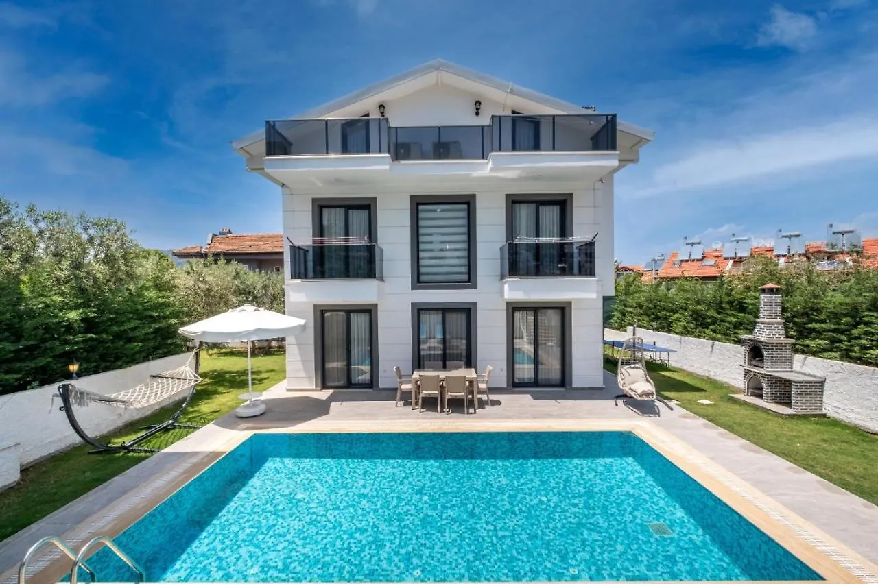 Modern Chic 4-Bedroom Villa With Private Pool And Garden In Central Hisaronu Fethiye