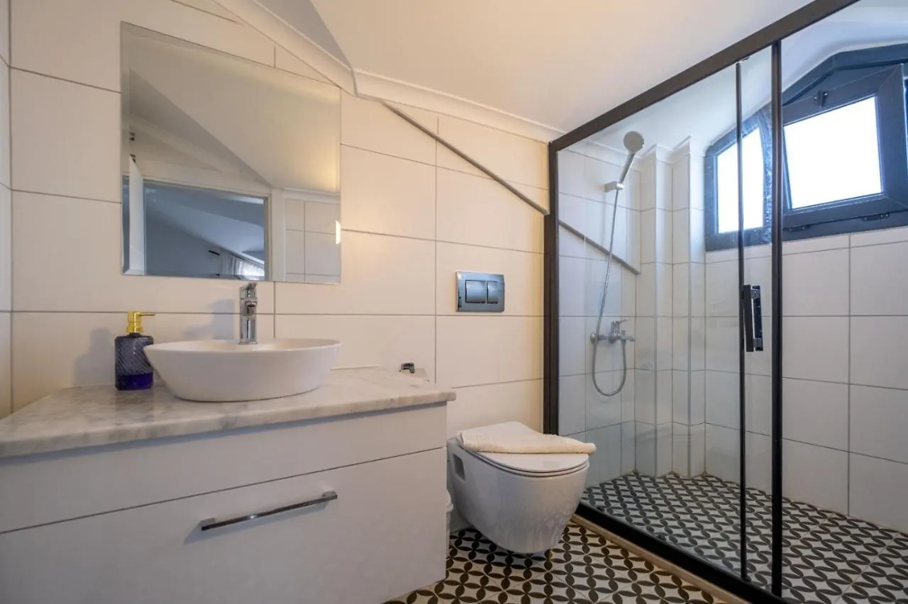 Modern Chic 4-Bedroom Villa With Private Pool And Garden In Central Hisaronu Fethiye Turquie