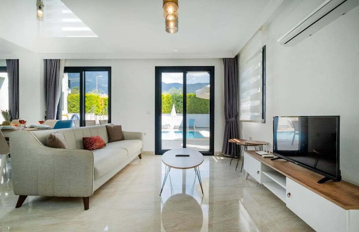 Modern Chic 4-Bedroom Villa With Private Pool And Garden In Central Hisaronu Fethiye Turquie